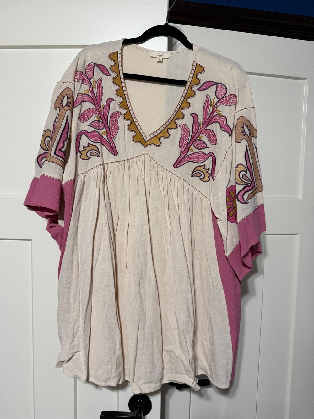 Easel - Boho Embroidered V-Neck Tunic Dress in Cream & Pink. Size Small.